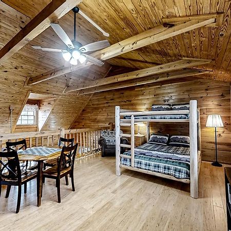 Mountain Lion'S Tales Villa Гетлинбург Екстериор снимка
