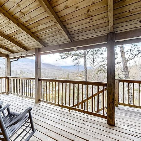 Mountain Lion'S Tales Villa Гетлинбург Екстериор снимка