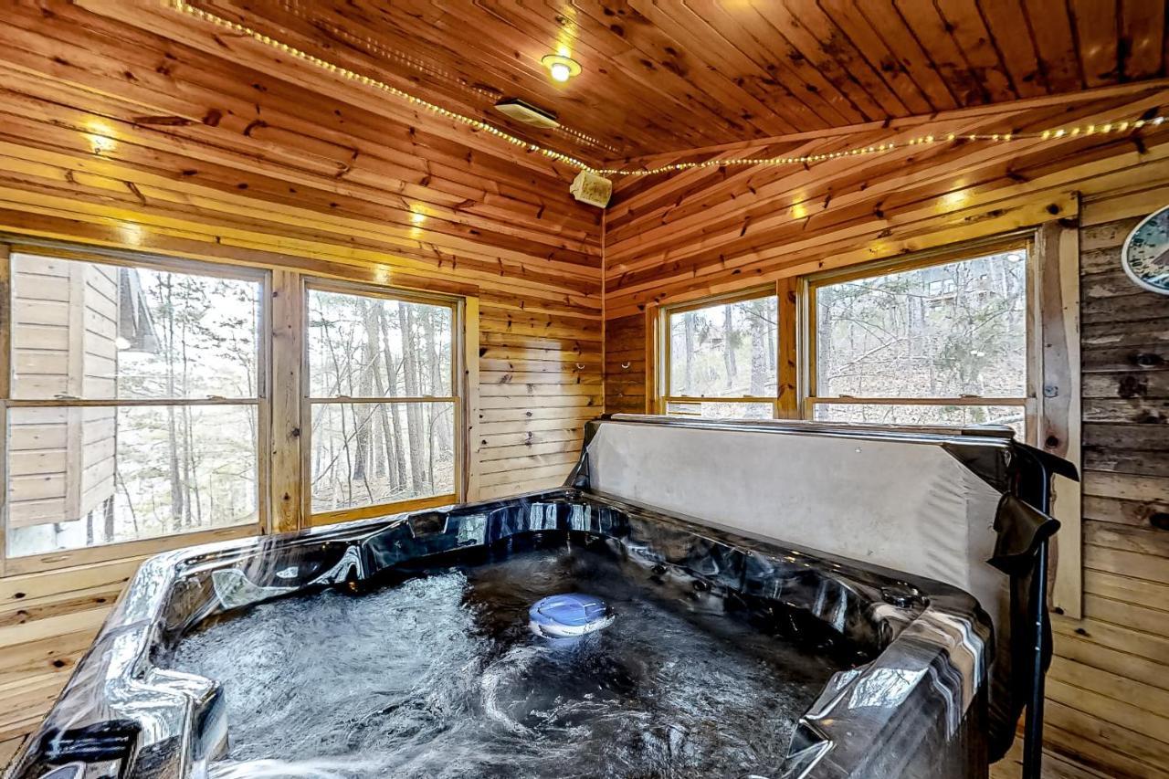Mountain Lion'S Tales Villa Гетлинбург Екстериор снимка