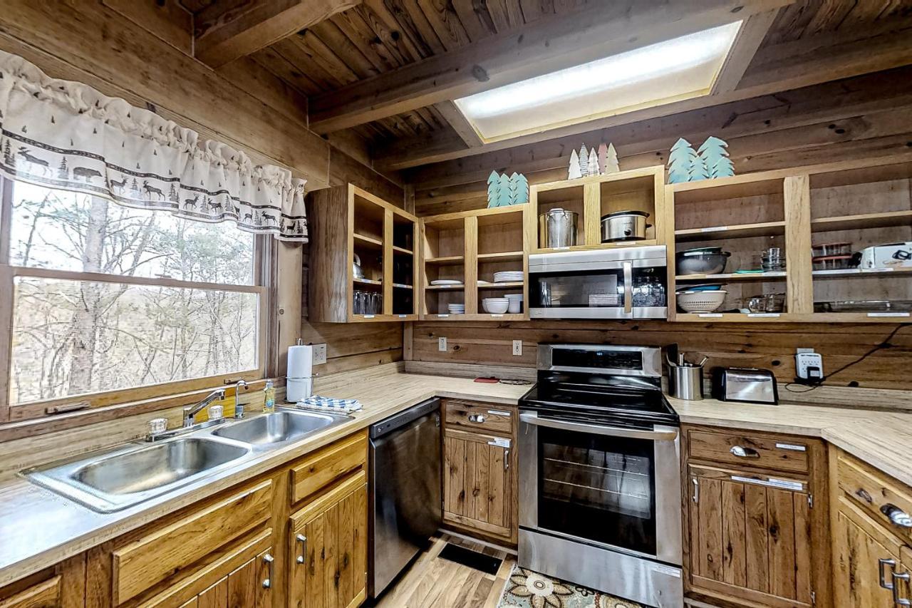 Mountain Lion'S Tales Villa Гетлинбург Екстериор снимка