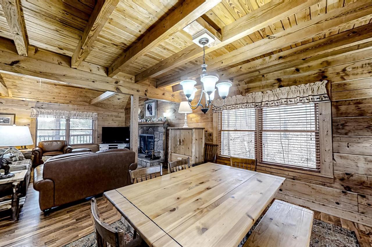 Mountain Lion'S Tales Villa Гетлинбург Екстериор снимка