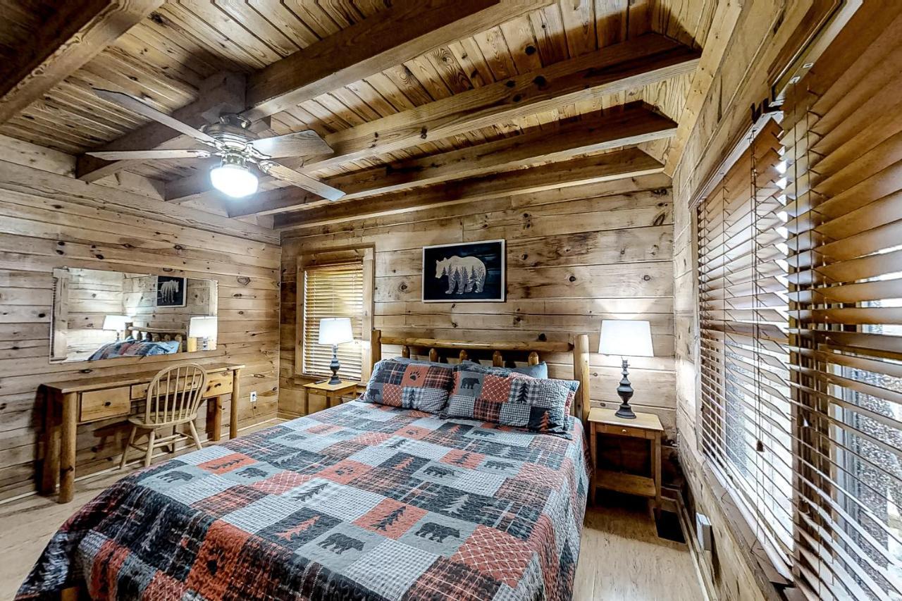 Mountain Lion'S Tales Villa Гетлинбург Екстериор снимка