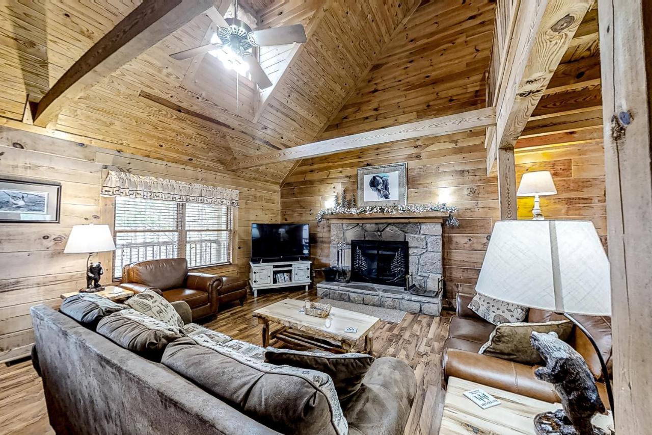 Mountain Lion'S Tales Villa Гетлинбург Екстериор снимка
