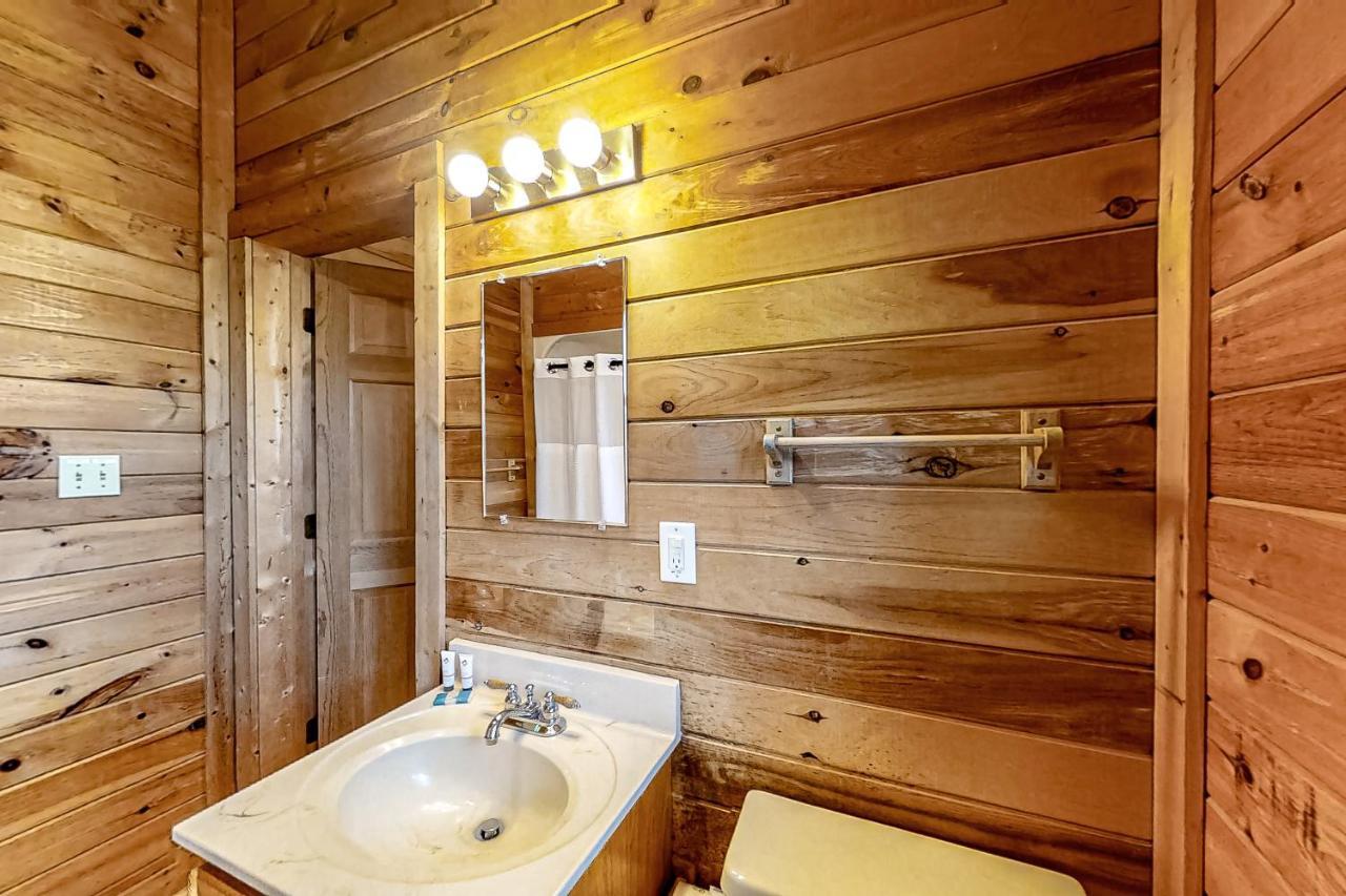 Mountain Lion'S Tales Villa Гетлинбург Екстериор снимка