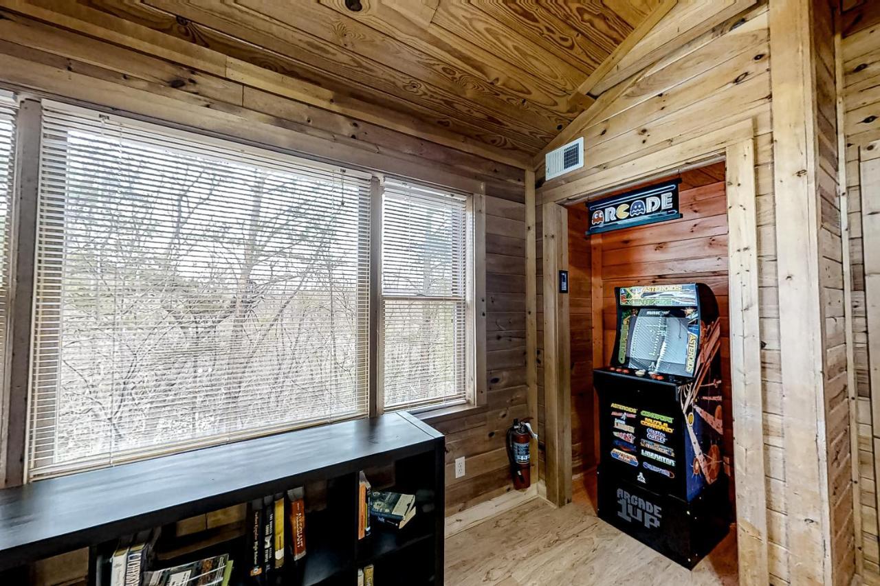 Mountain Lion'S Tales Villa Гетлинбург Екстериор снимка